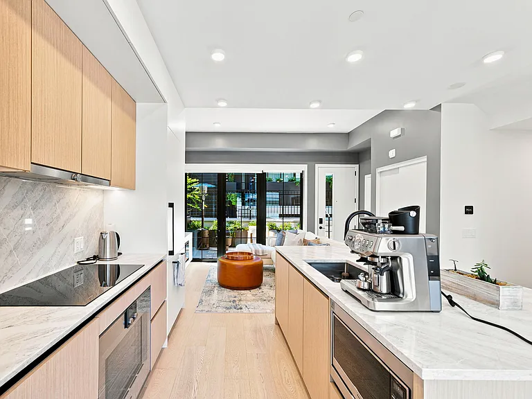 555 W 28th Ave #109 — Photo 4