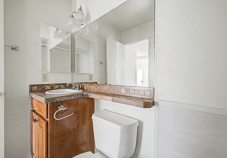 2822 E Willow Ave — Photo 35