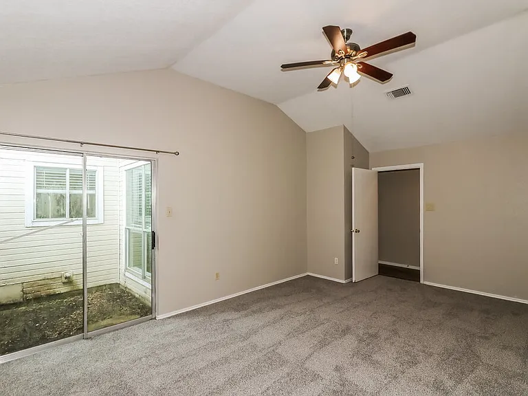 1525 Miller Ave — Photo 9