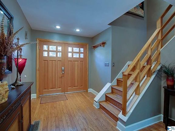 3rd image of 10105 Bluff Dr SE