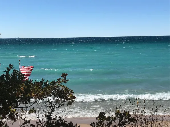 5542 Lower Shore Dr, Harbor Springs, MI 49740