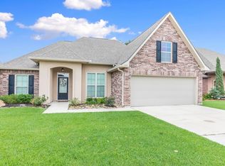 105 Spanish Moss Ln, Broussard, LA 70518