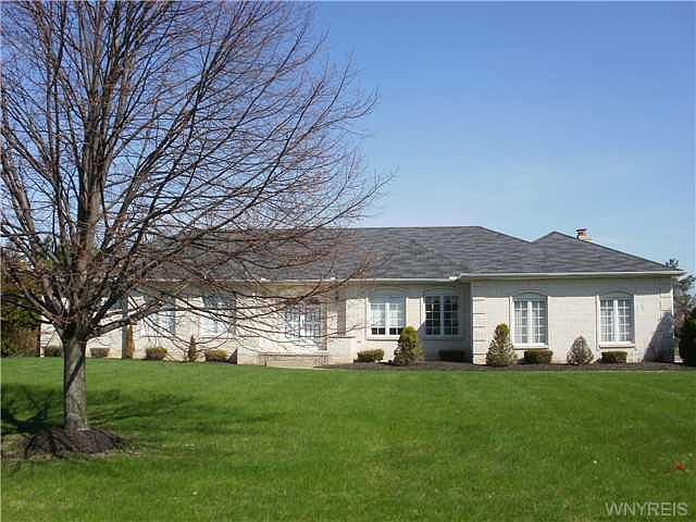 1st image of 20 Fox Chapel Dr