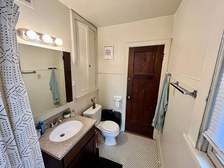2564 N Murray Ave — Photo 13