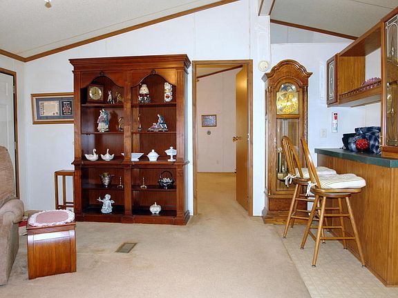 4th image of 317 Dartmoor Dr