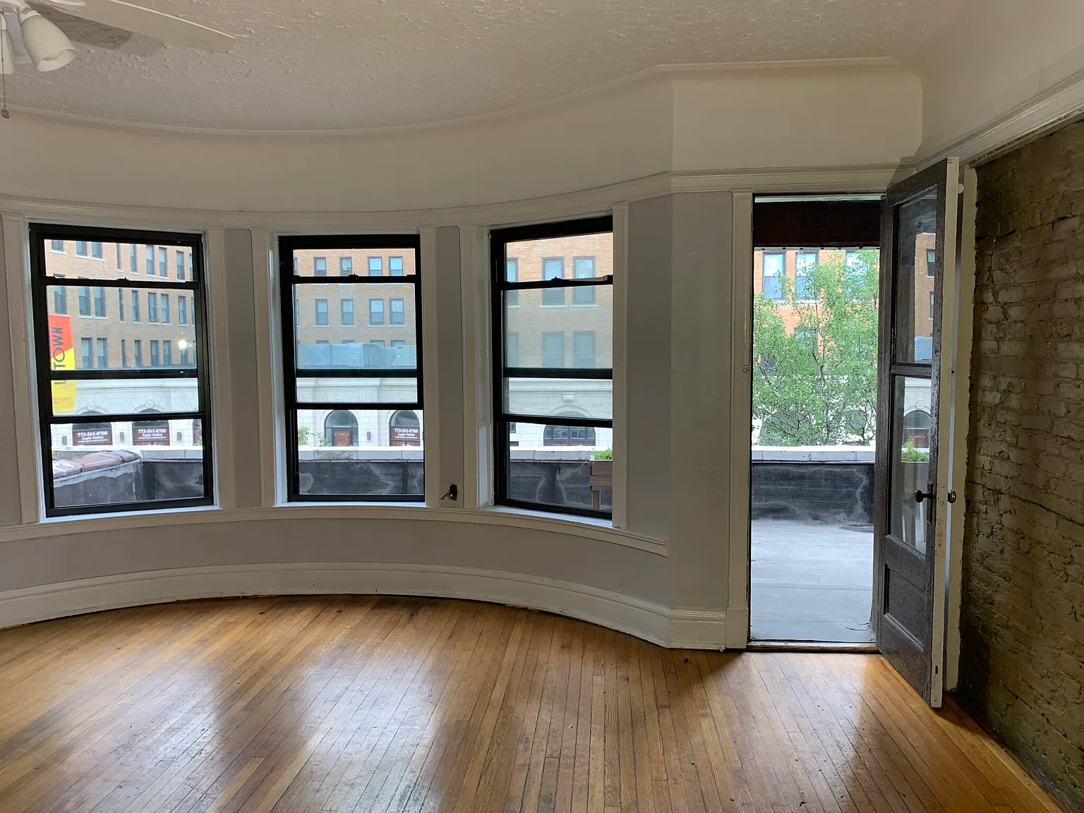 2 bed, 1.0 bath, 1400 sqft, $2,500 — Photo 3