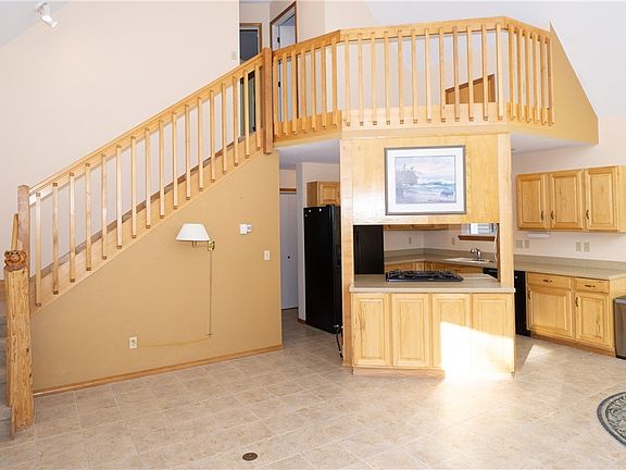 5th image of 379 S Butterclam St SW