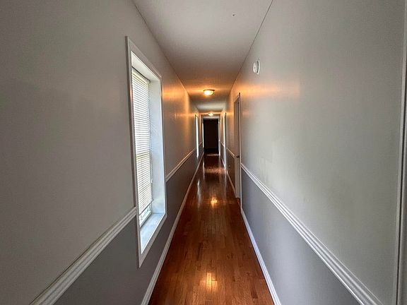 3rd image of 305 Lyons Ave #X