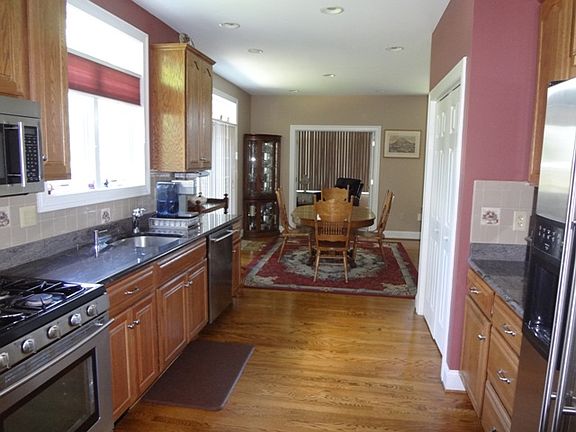 2nd image of 18 Amelia Ln