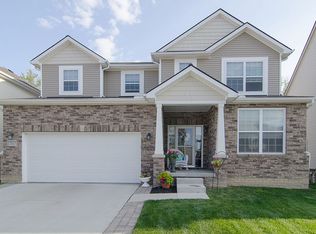 27327 Victoria Rd, Novi, MI 48374