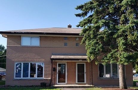 1st image of 8923 Burlington Ave #8923