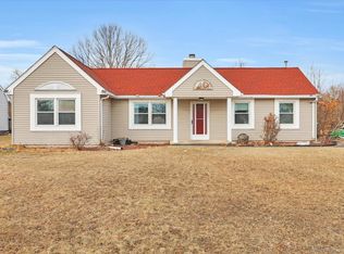 19 Elvree St, Manchester, CT 06042