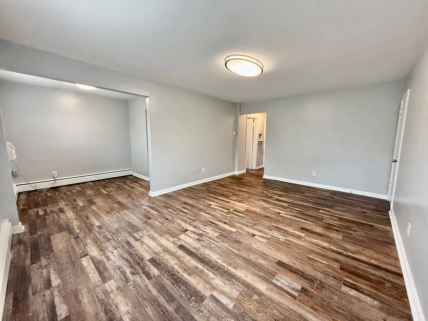 2 bed, 1.0 bath, 950 sqft, $1,095 — Photo 2