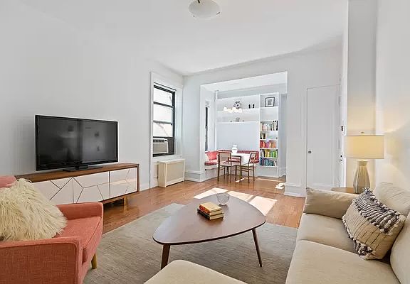 2nd image of 203 W 98th St #4DC