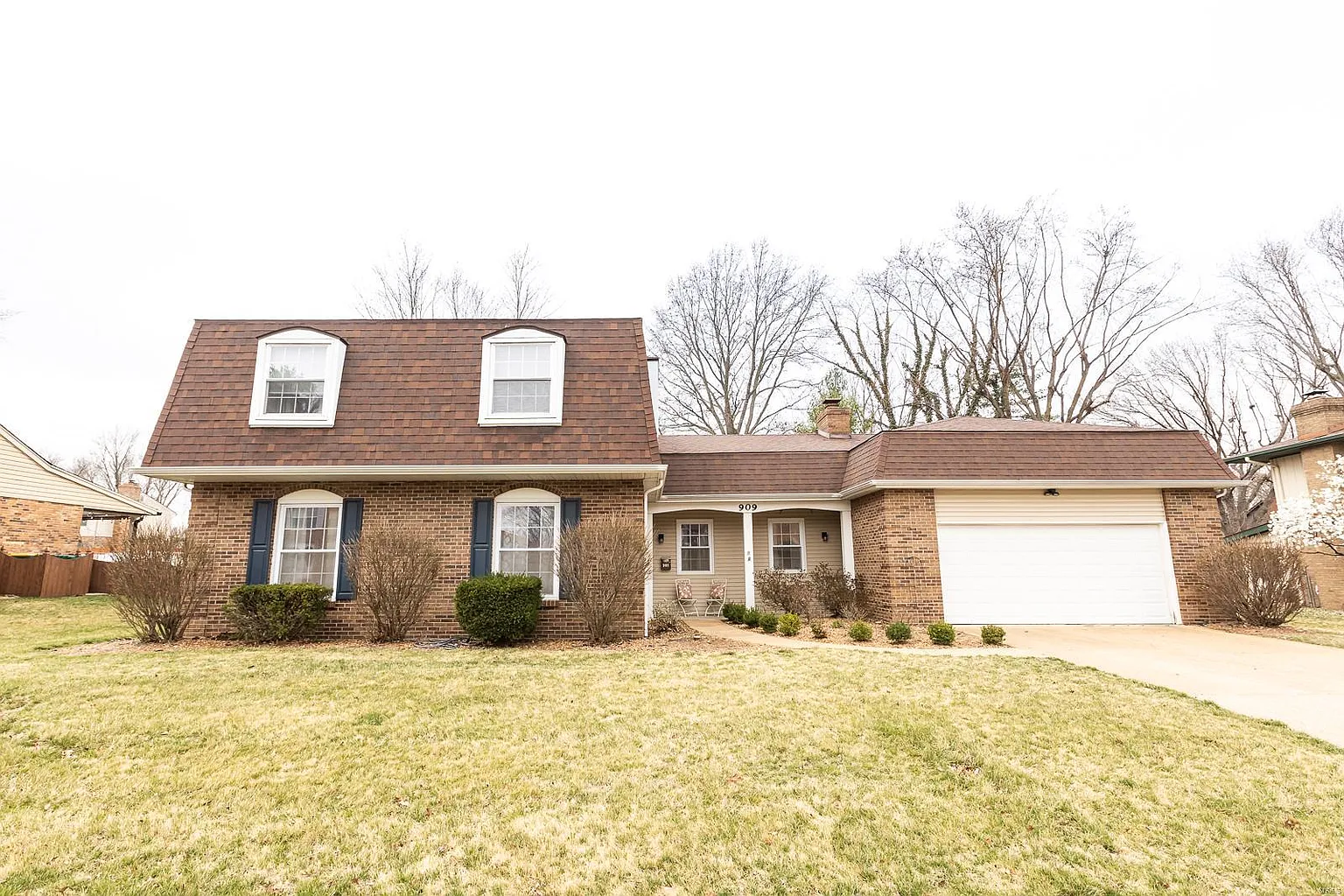 909 Meadowlark Dr photo 1