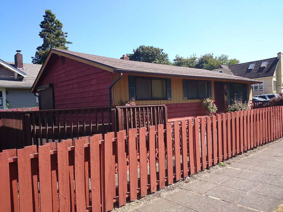 2nd image of 2902 E Olive St