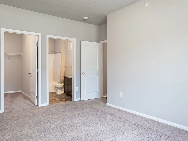 2314 E Porter Ave — Photo 17