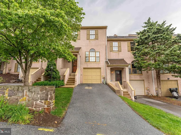 3205 Stoneham Dr, West Chester, PA 19382