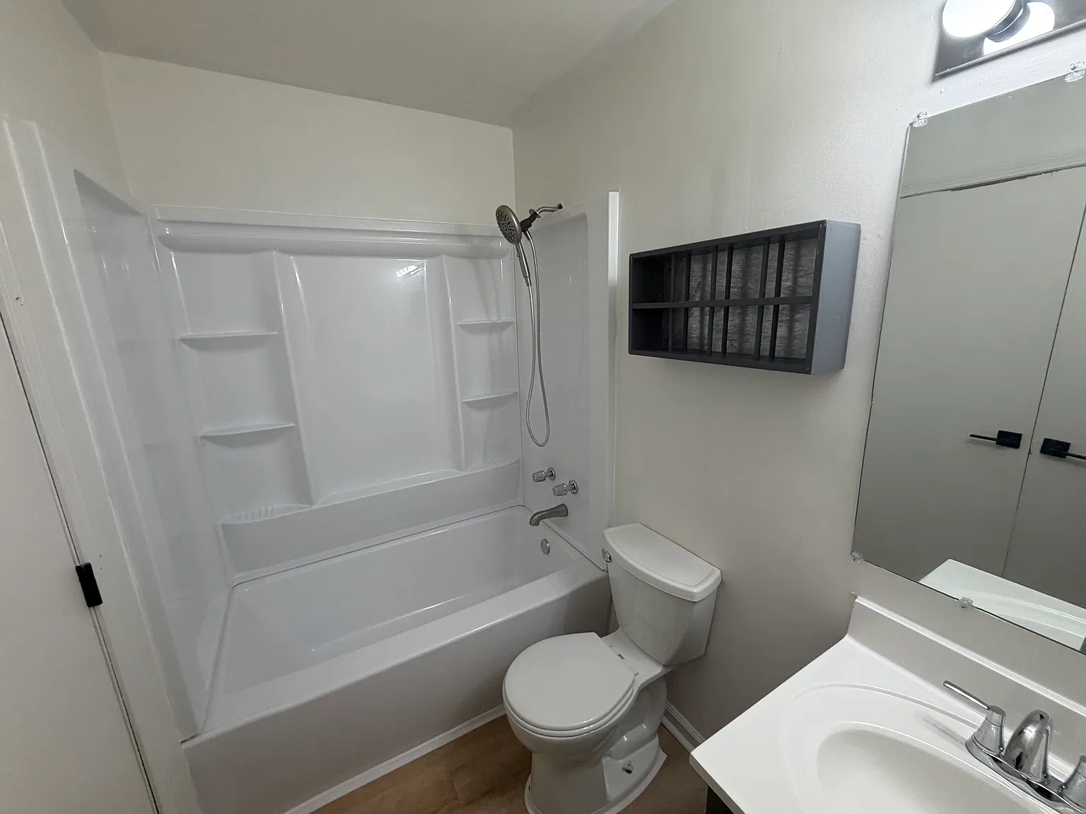 2 bed, 750 sqft, $1,400 — Photo 4