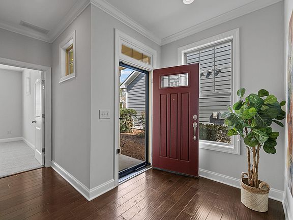 3rd image of 33 Heatherwood Dr