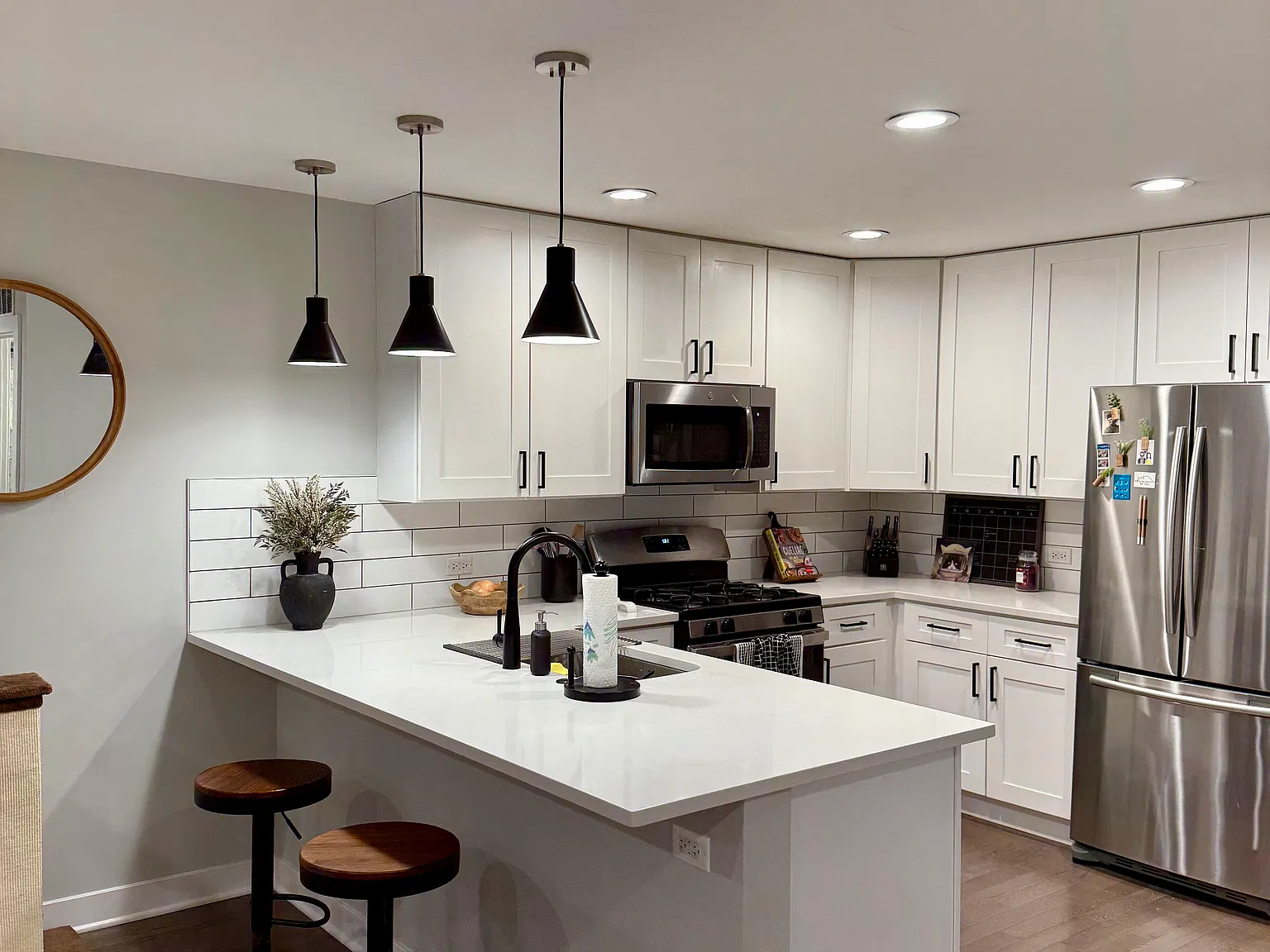 2 bed, 1020 sqft, $4,250 — Photo 1