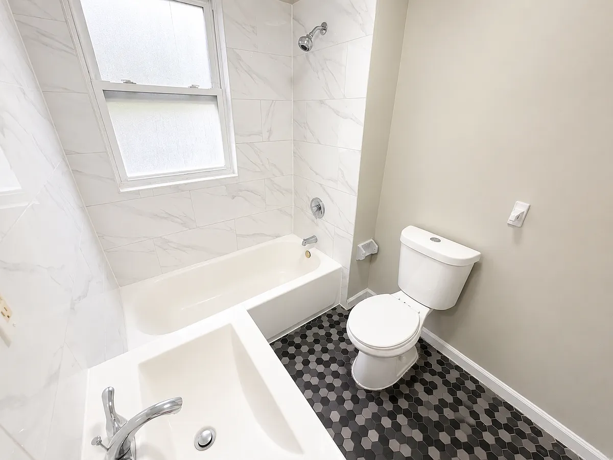 Building Photo - 1089 Grove St #2