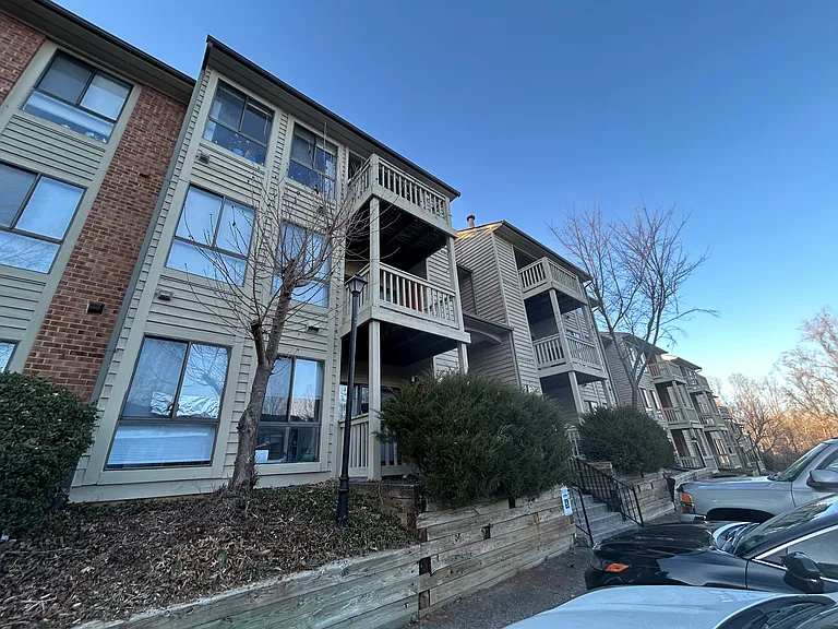 Princeton Circle West Apartments — Photo 40