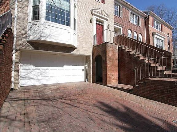 Separate, private front e