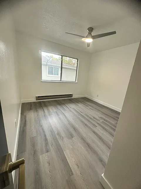 2 bed, 882 sqft, $2,000 — Photo 3