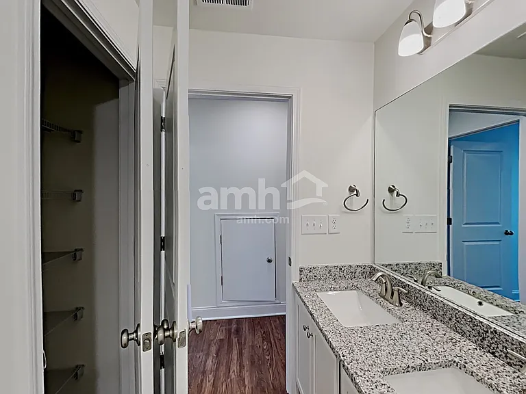 7072 Creeksong Dr — Photo 25
