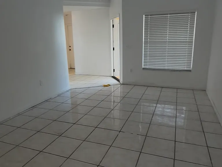 127 SW 159th Way — Photo 11