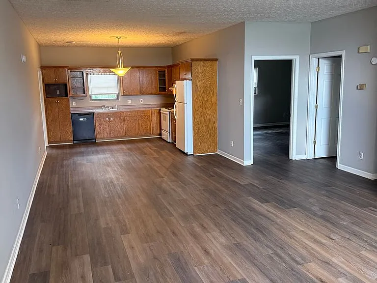 105 John Paul Ave — Photo 3