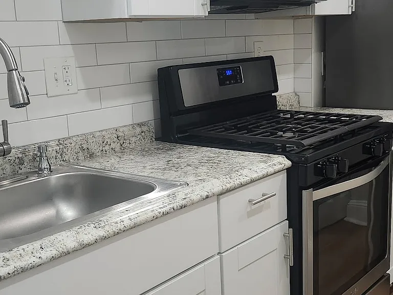 616 Linnard St #1 — Photo 2