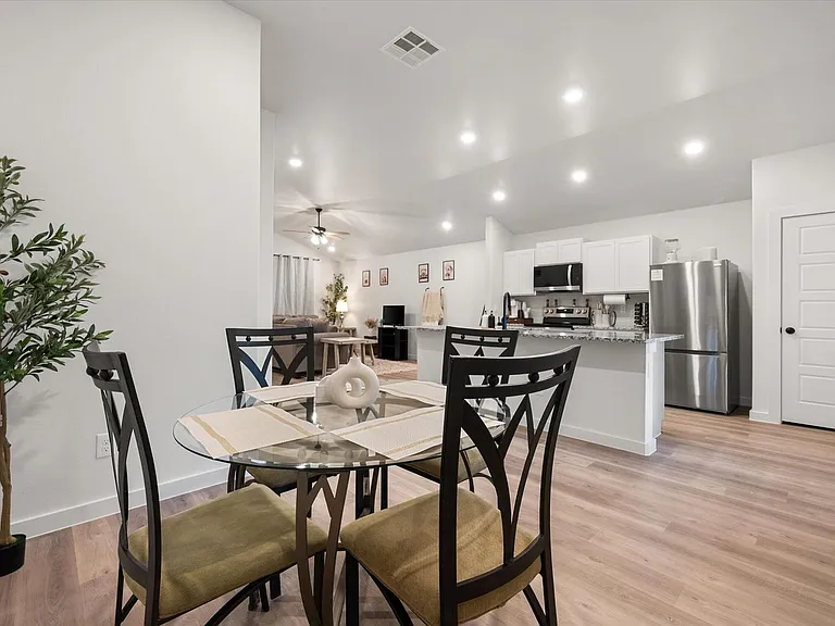 2509 Kenwood Ave — Photo 19