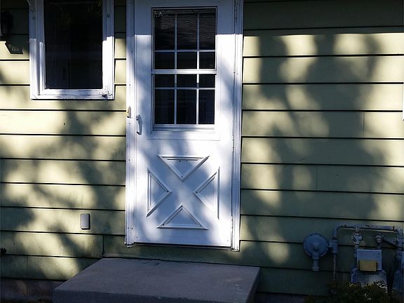 4th image of 1103 S Erie St