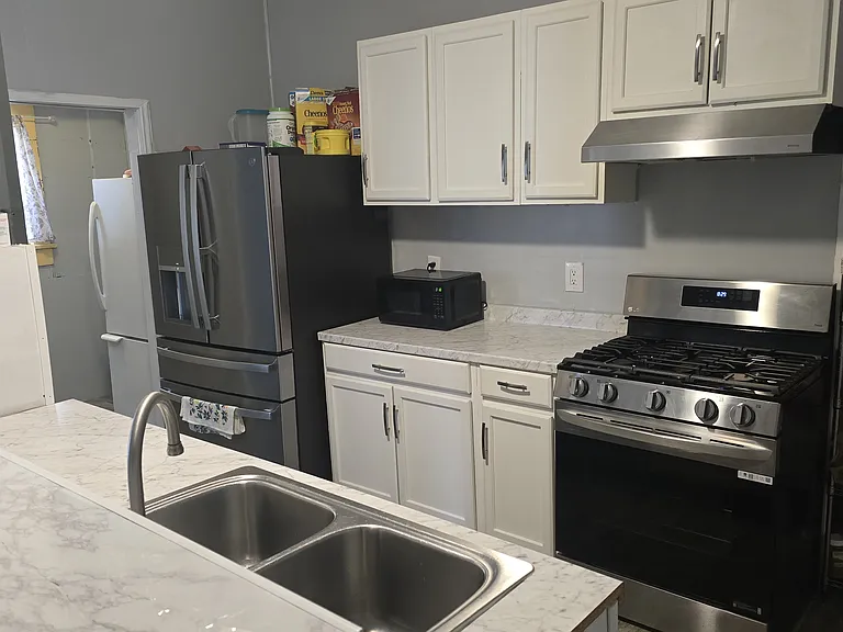601-603 W Main St #1 — Photo 2