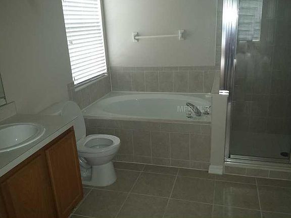 4th image of 2108 The Oaks Blvd