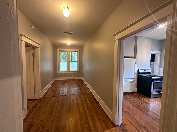 5th image of 825 Maury St
