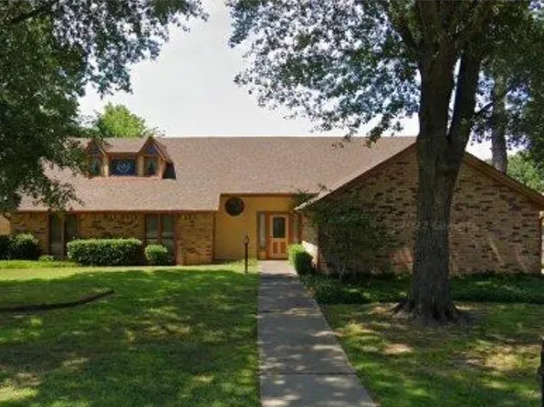 3935 Holbrook Dr, Paris, TX 75462