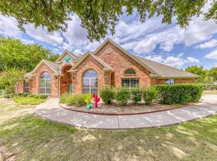 102 Timaaron Ct, Weatherford, TX 76085