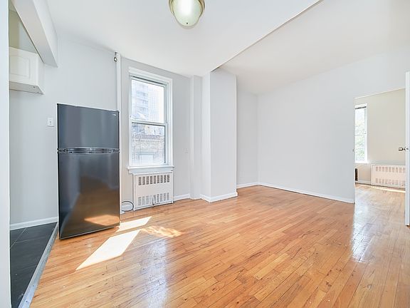 3rd image of 240 E 85th St APT 4A
