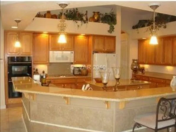 410 Patti Ann Woods Dr, Henderson, NV 89002