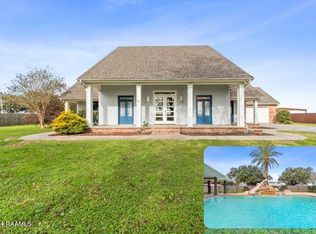 1015 Berard Dumatrait Rd, Breaux Bridge, LA 70517