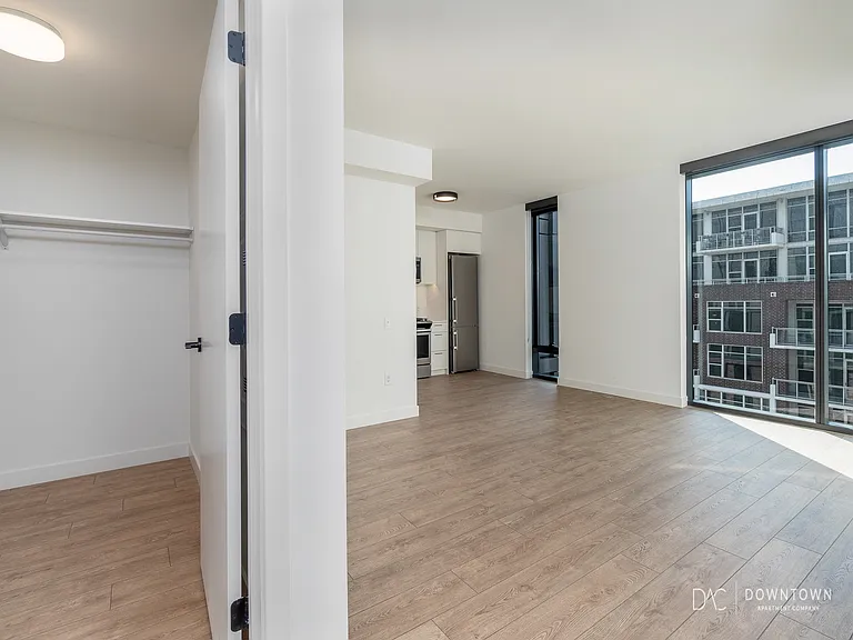 917 W Madison St #1311S — Photo 4