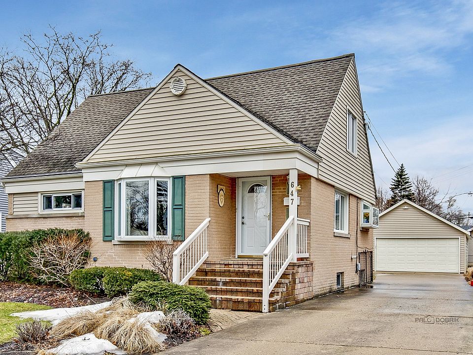 1st image of 647 E Clarendon Ave