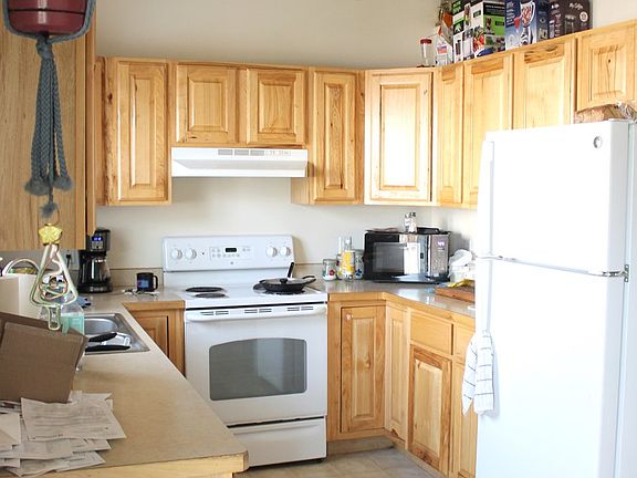 2nd image of 3130 Elm St