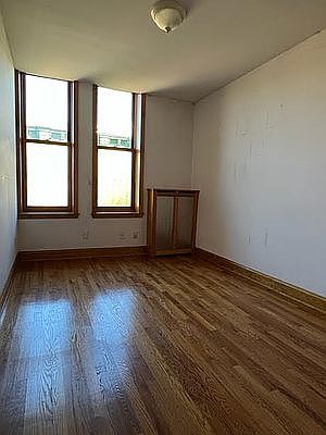 5th image of 108 W 74th St APT 8