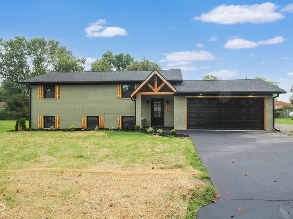 8150 E Hoover Dr, Seymour, IN 47274