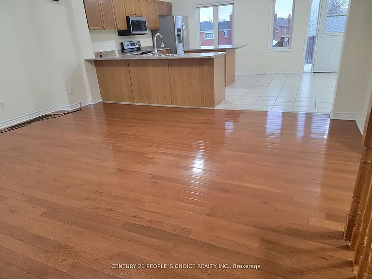 783 Millworks Cres — Photo 4