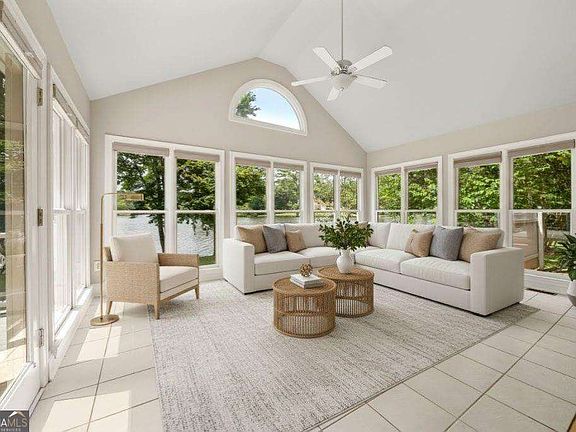 4th image of 75 Springridge Ct
